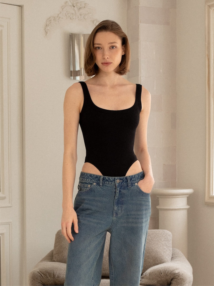 G SCOOP NECK BODYSUIT