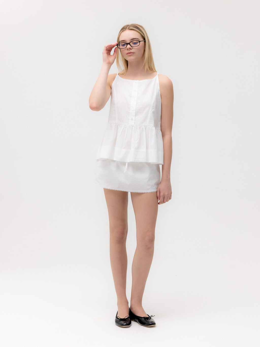 G RUFFLED BUTTON BLOUSE