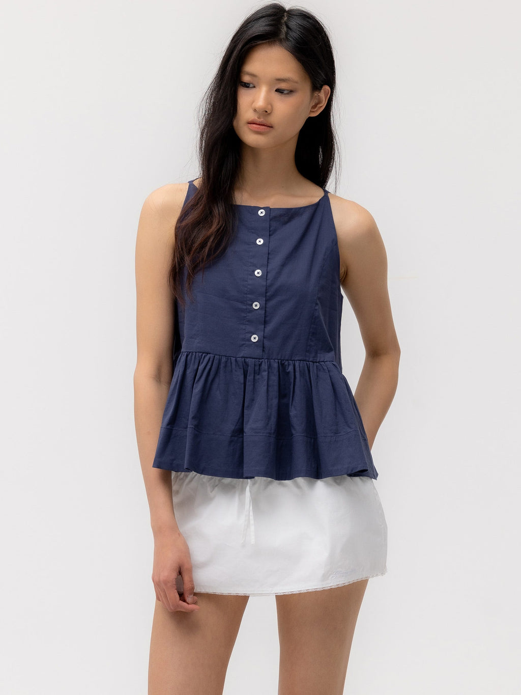 G RUFFLED BUTTON BLOUSE