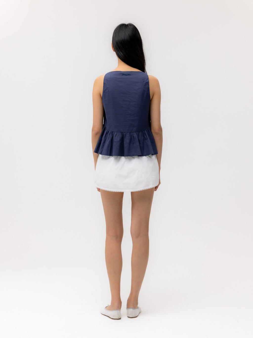 G RUFFLED BUTTON BLOUSE