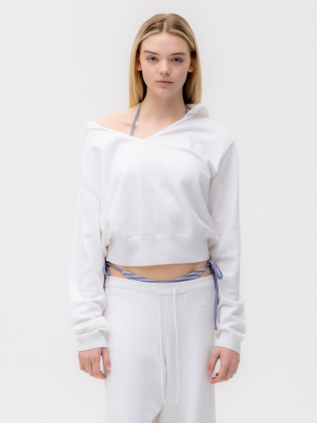 G HUG V-NECK KNIT HOODIE