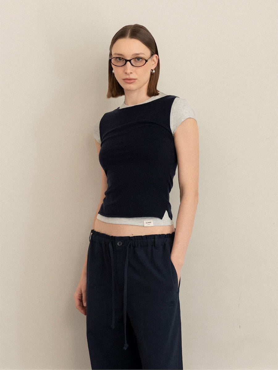 G KNIT SLIT SLEEVELESS TOP