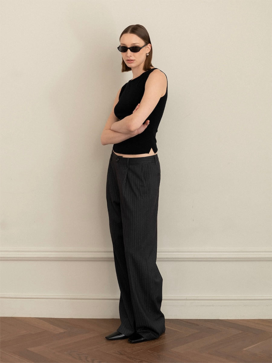 G KNIT SLIT SLEEVELESS TOP
